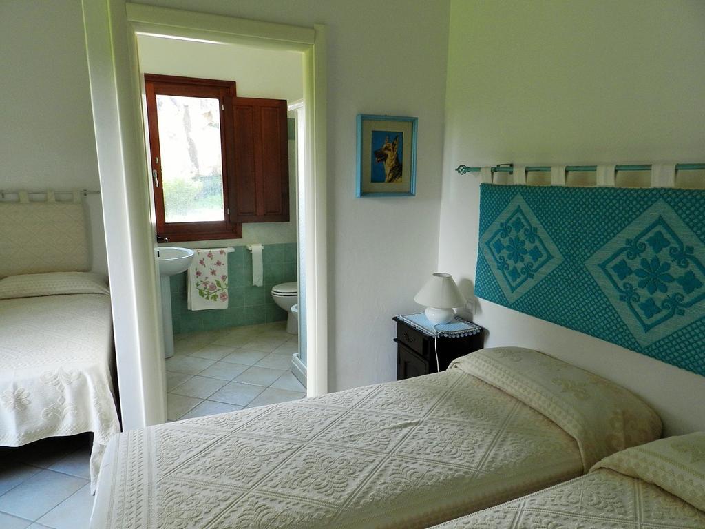 Bed and Breakfast Chicchiritanos Monti Habitación foto